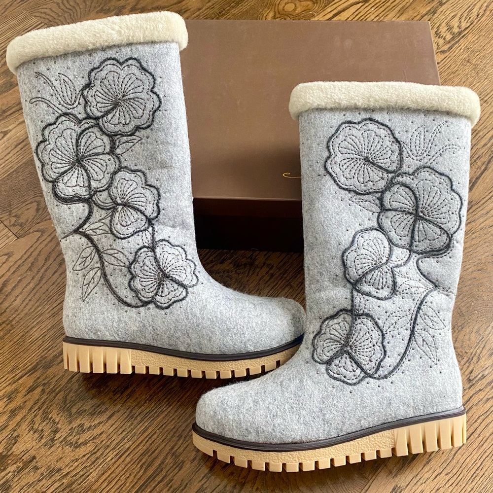 New in Box Azure Jarria Mid Calf Gray, Italian, Embroidered Wool Boots